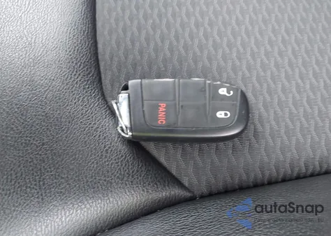 2022 Jeep Compass Latitude 4X4 from USA, damaged, VIN 3C4NJDBBXNT199982